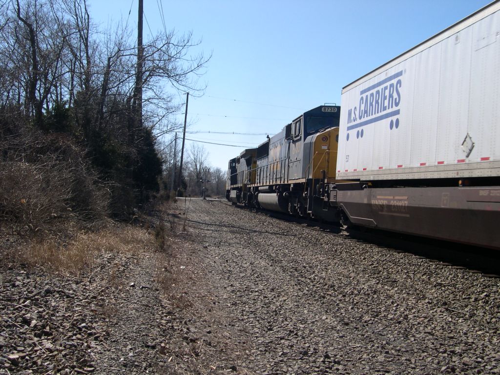 CSX 7340/CSX 8732 At Signal 45/Hollow Road